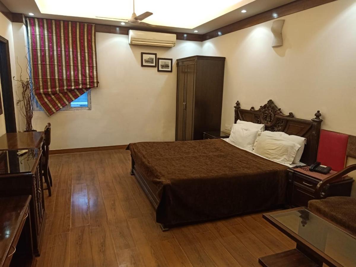 Clark Heights Hotel 3*